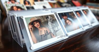 autographed photo collectible protectors
