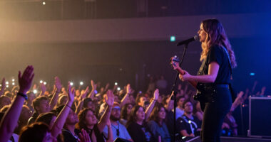 Michelle Branch Kicks Off Sold-Out “Everywhere And Back Again Tour” With Career-Spanning Set