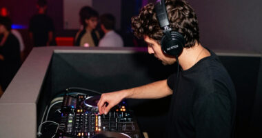 13 Best DJ Headphones for Noise Isolation in 2027