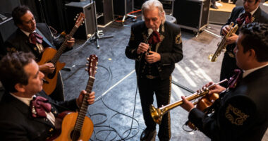 Mike Patton Performs With Mariachi Gama 1000 For Mondo Cane’s Mexico Debut